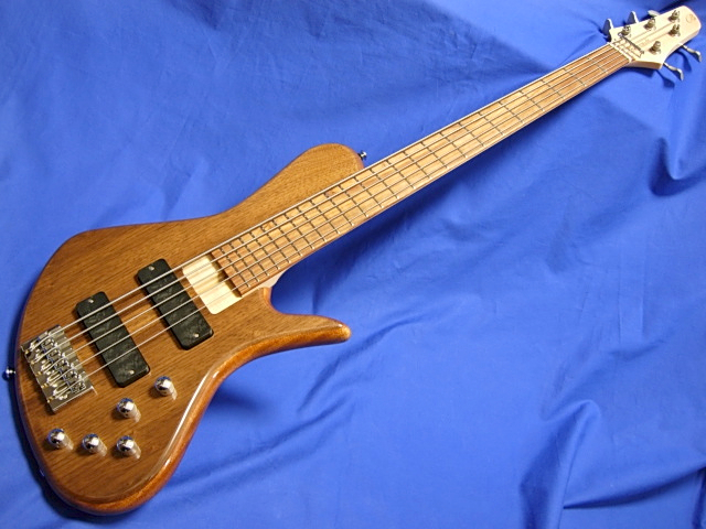 ベナベンテ 5弦エレキベース ケース付き ベナベンテ 5弦エレキベース ケース付き ベナベンテ 5弦エレキ
