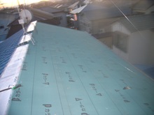 屋根の軽量化（アスファルトルーフィング）：神奈川県大和市南林間でリフォーム等住宅に関する工事を行っております