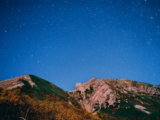 星と山の写真