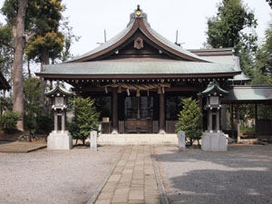 写真3　拝殿　平成6年9月に寒川神社より移築された