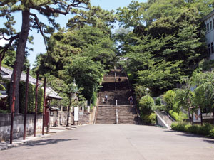 写真2　本門寺の石段（此経難持坂　しきょうなんじさか）