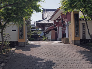 図1　玉泉寺　入口