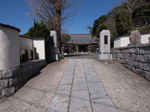 写真1　浄林寺の入り口付近
