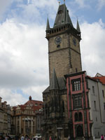 旧市庁舎　仕掛け時計が有名