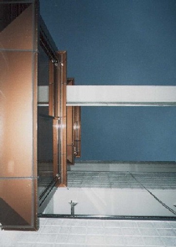 �O������