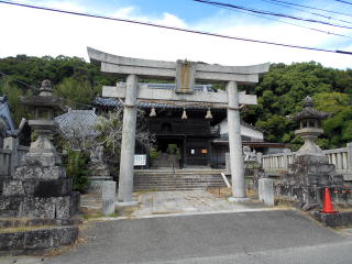 駅名の由来となった、金刀比羅神社の入り口。ただし本堂へ行くには200段以上の階段を上らなければならない。