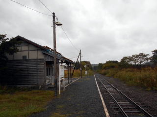 藤山のホーム。かつては対抗式ホームだったが今は棒線駅である。
