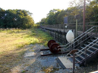 流山温泉のホームの後ろには実際に200系新幹線が保存されていた。