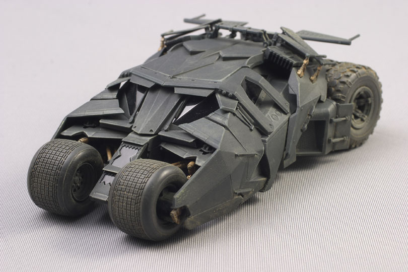 バットモービル ゴム製タイヤ付き Amazon.co.jp: Jada Toys バットモービル SDCC 2022 1:24