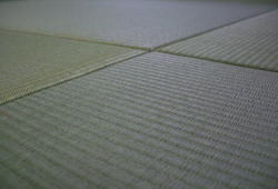 琉球畳（天然めせきいぐさ仕様の施行例）