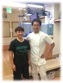 登坂絵莉選手と近藤英隆代表