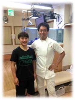 登坂絵莉選手と近藤英隆代表