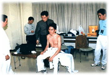 試合直後の控え室にて